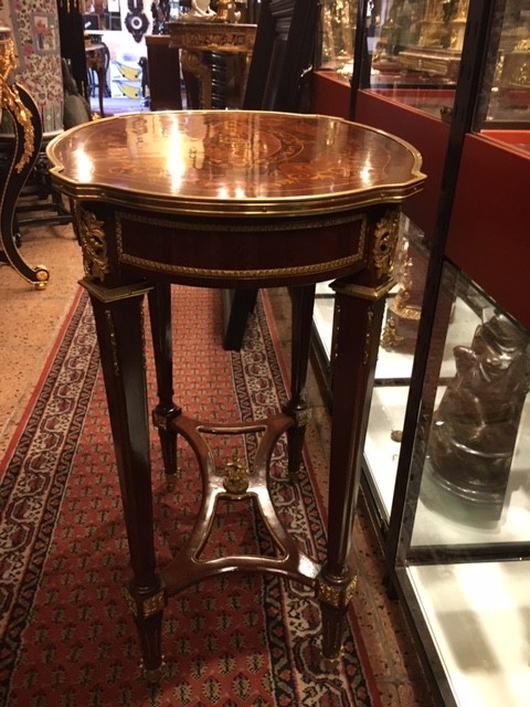 Set of 2 Italian small inlaid tables