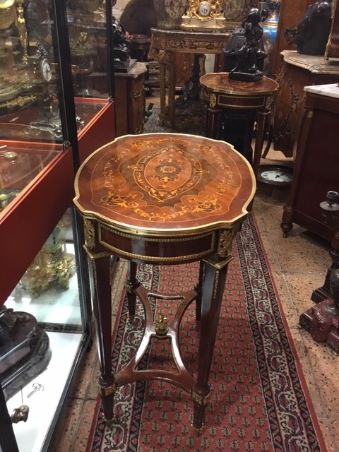 Set of 2 Italian small inlaid tables