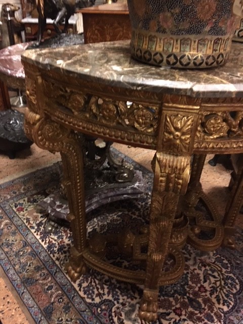 Sidetable/ gilded wood and marble top