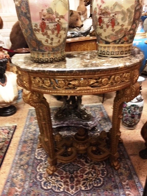 Sidetable/ gilded wood and marble top