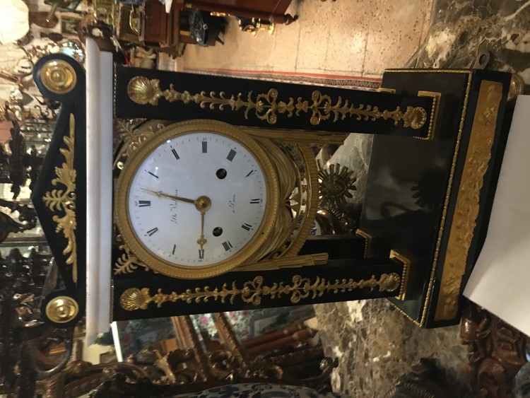 Marble and bronz gilded ornementen pendulum