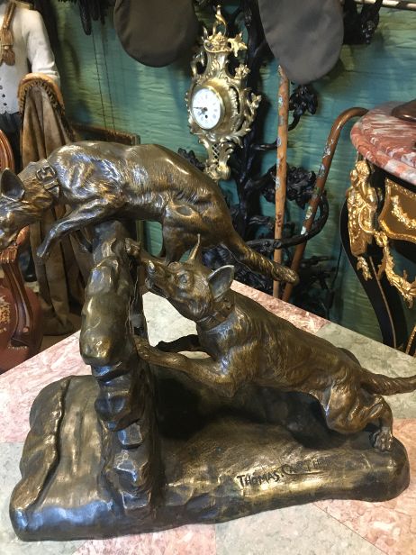 Bronze,33 cm /40 cm.Gesigned Thomas Cartier